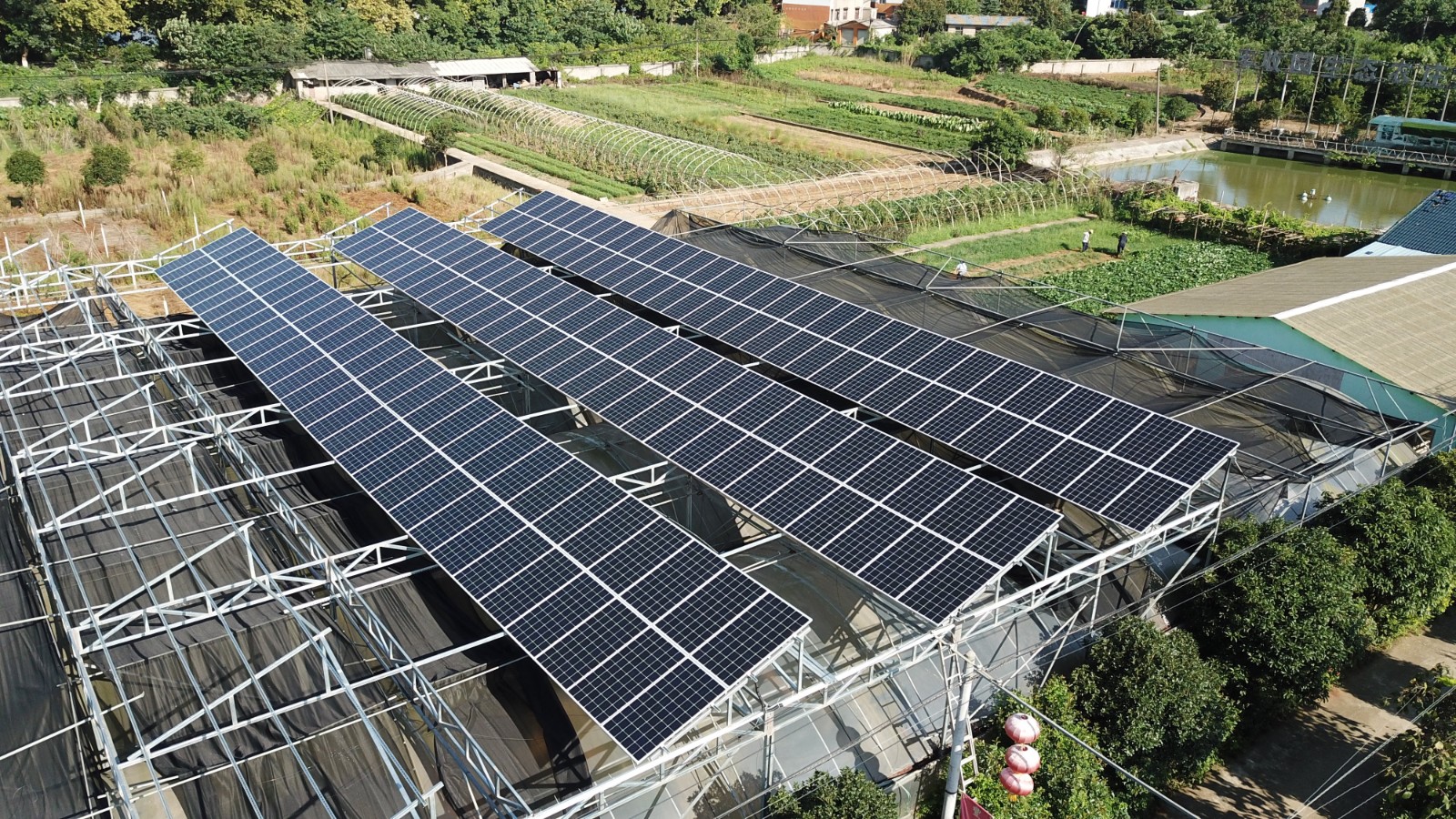 太阳能光伏发电，，，，，绿色环保，，，，，让你的生涯充满阳光