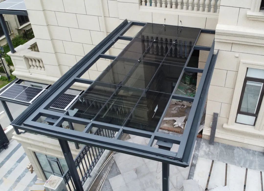 谍照曝光！EBET易博集团光电建材新品组件运抵华中仓储中心，，金融建站/渠道招商模式有望越发多元