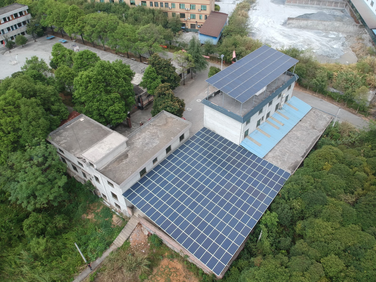 工厂限电停产，，，阛阓4点下班！缺电问题再发酵，，，不装光伏开工都难！